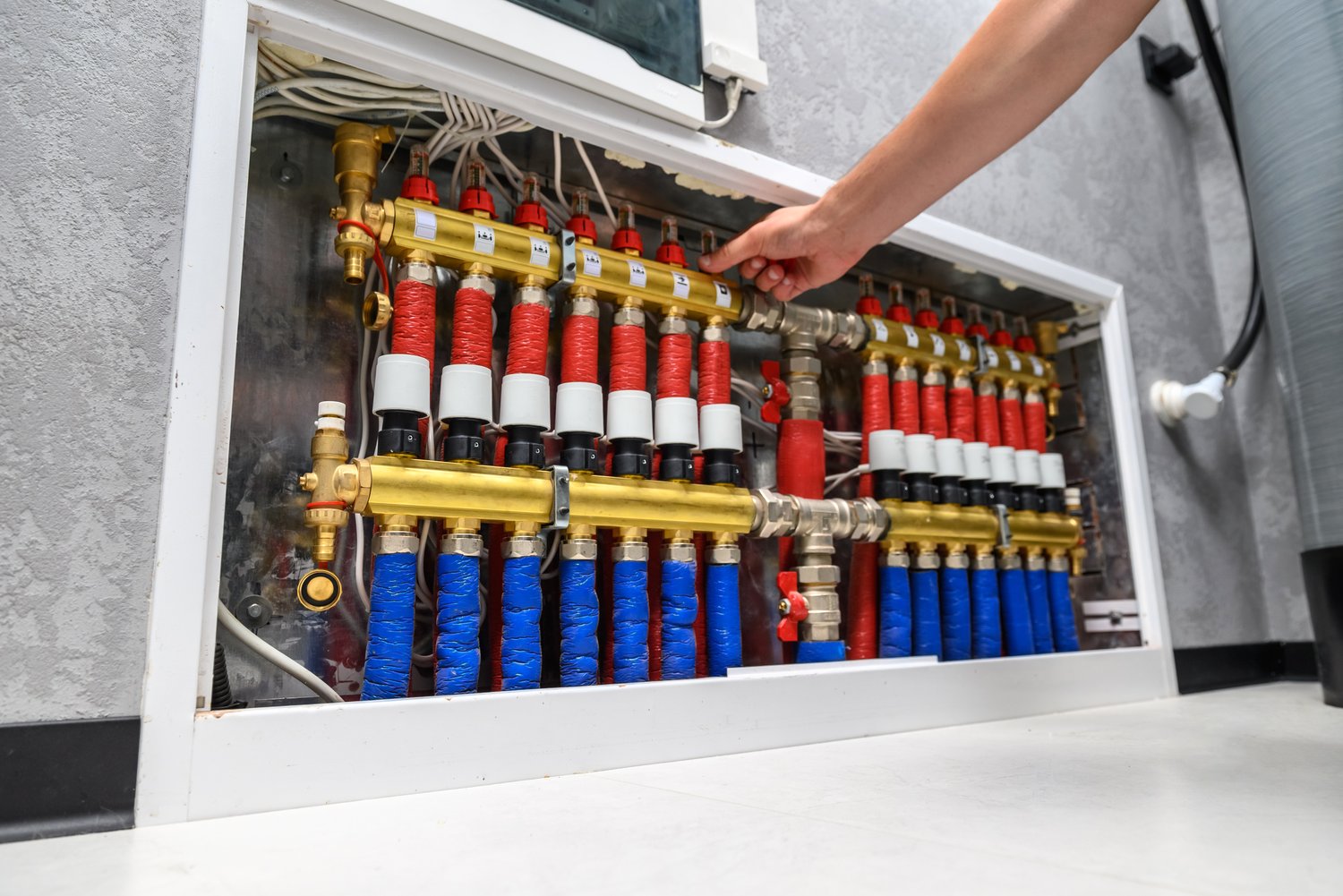 Kompleksowy przewodnik po instalacjach hydraulicznych i grzewczych dla domu