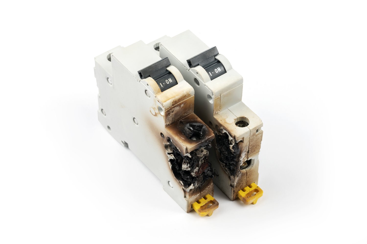 Wybór i instalacja aparatury elektrycznej dla bezpiecznego domu