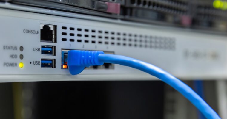 Technologie Power over Ethernet – przyszłość instalacji elektrycznych