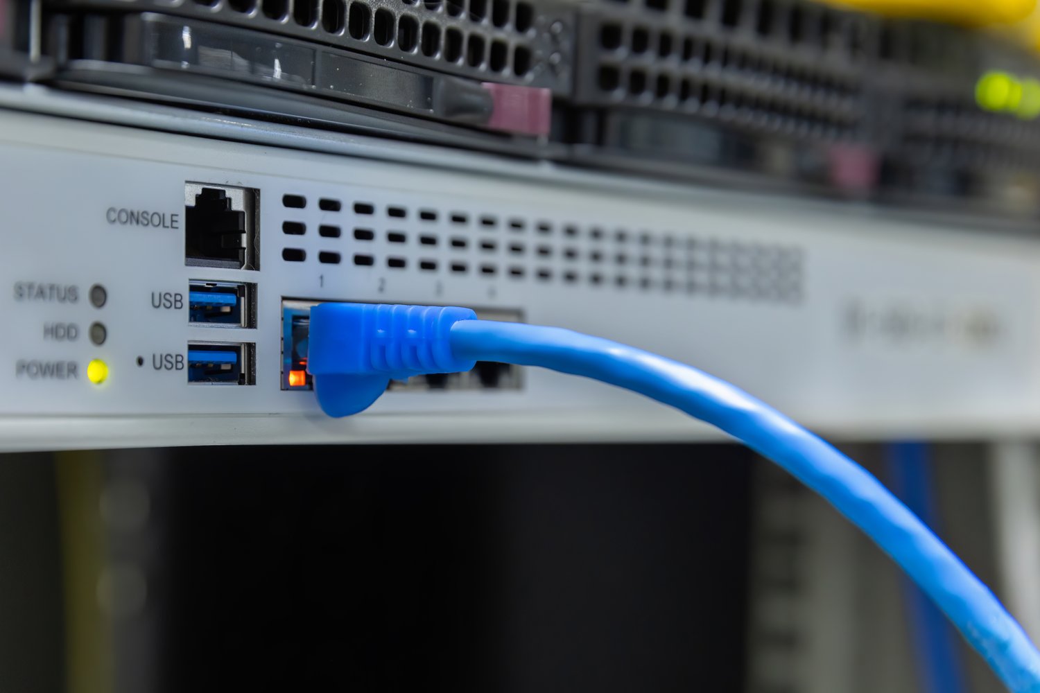 Technologie Power over Ethernet – przyszłość instalacji elektrycznych