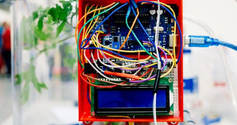 Wykorzystanie czujników IoT w instalacjach elektrycznych – nowe możliwości