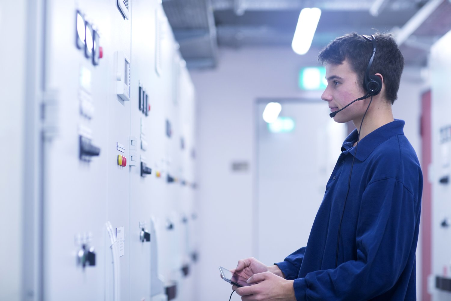 Zaawansowane systemy monitoringu instalacji elektrycznych w czasie rzeczywistym