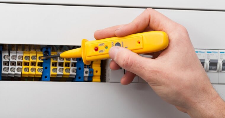 Kompleksowy przewodnik po kłódkach energetycznych dla rozdzielni elektrycznych