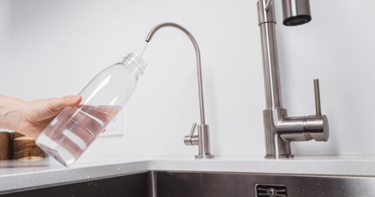 Baterie kuchenne z jonizatorem wody – zdrowie prosto z kranu