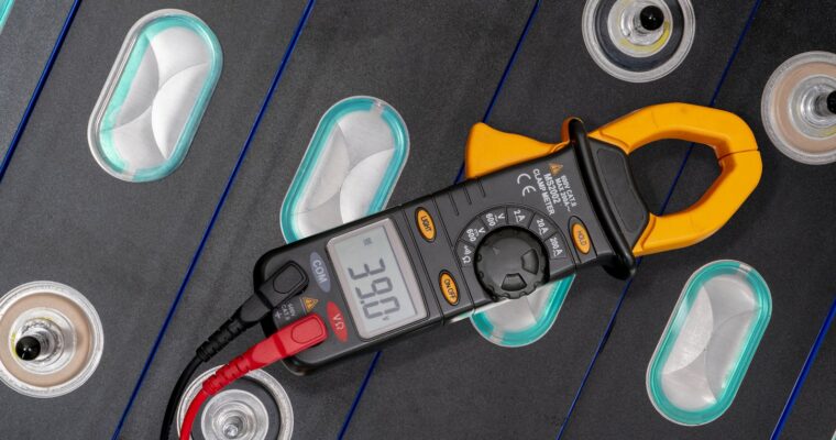 Jak wybrać odpowiednie przekładniki prądowe i urządzenia pomiarowe dla Twojej instalacji