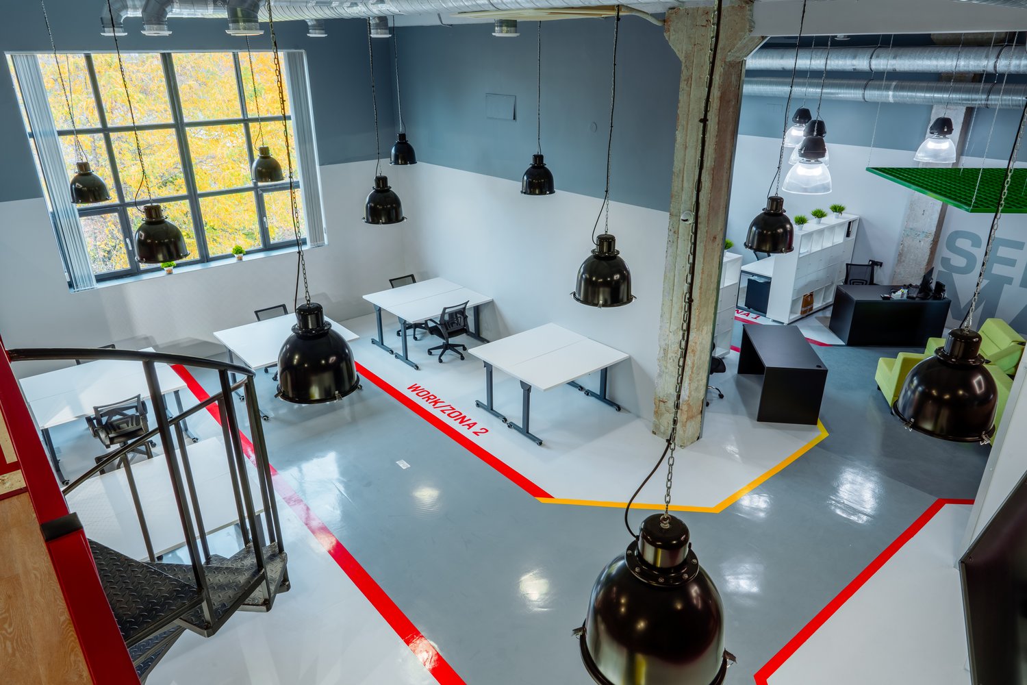 Podłogi generujące energię z ruchu – kiedy spacer zamieni się w prąd?