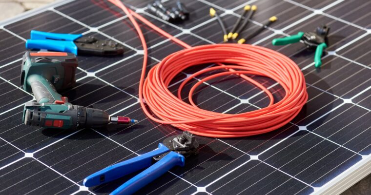 Jak wybrać odpowiedni przewód do paneli fotowoltaicznych dla maksymalnej wydajności instalacji