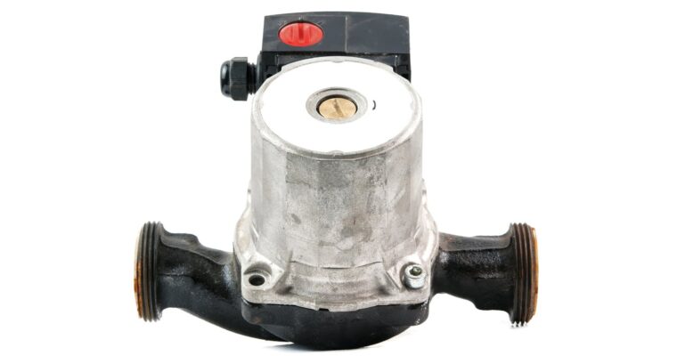 Dlaczego pompka cyrkulacyjna hałasuje? Przyczyny i metody wyciszenia