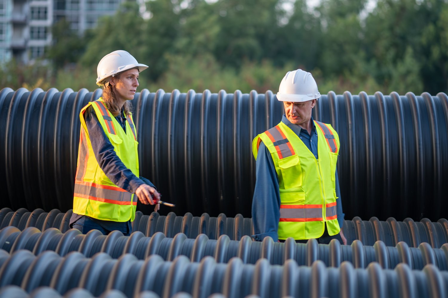Jak wybrać odpowiednie elementy infrastruktury kanalizacyjnej dla Twojego projektu