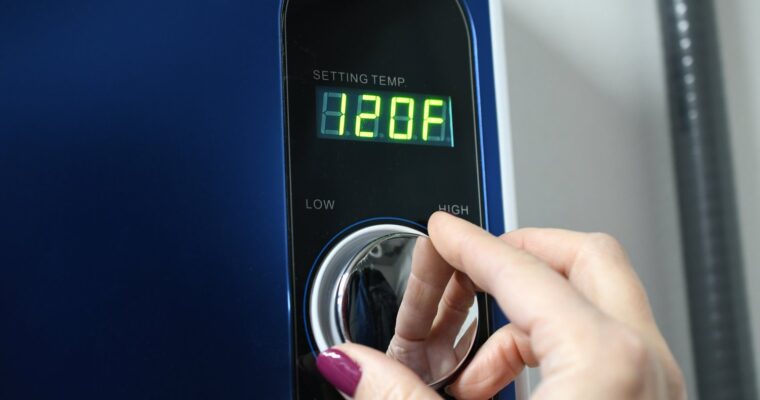 Jak wymienić uszkodzony termostat w piecyku łazienkowym?