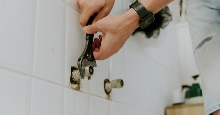 Co zrobić gdy syfon pod umywalką intensywnie bulgocze?