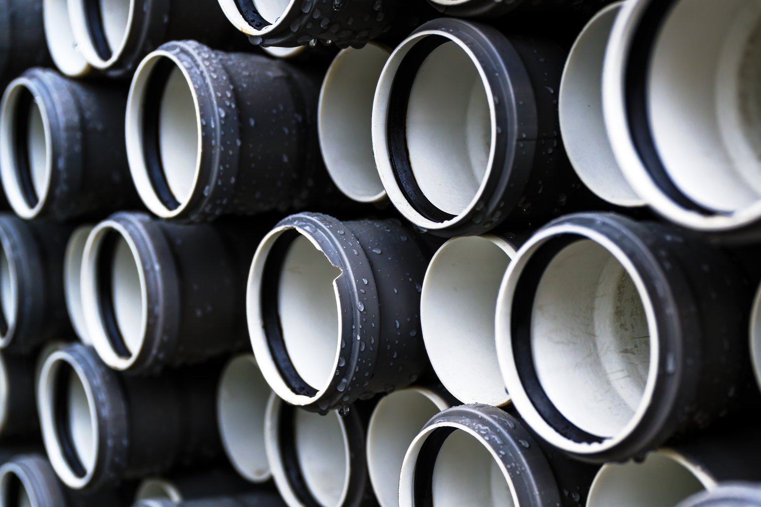 Jak prawidłowo zaprojektować system kanalizacyjny z rurą 150 mm